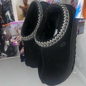 barely worn ugg tasman